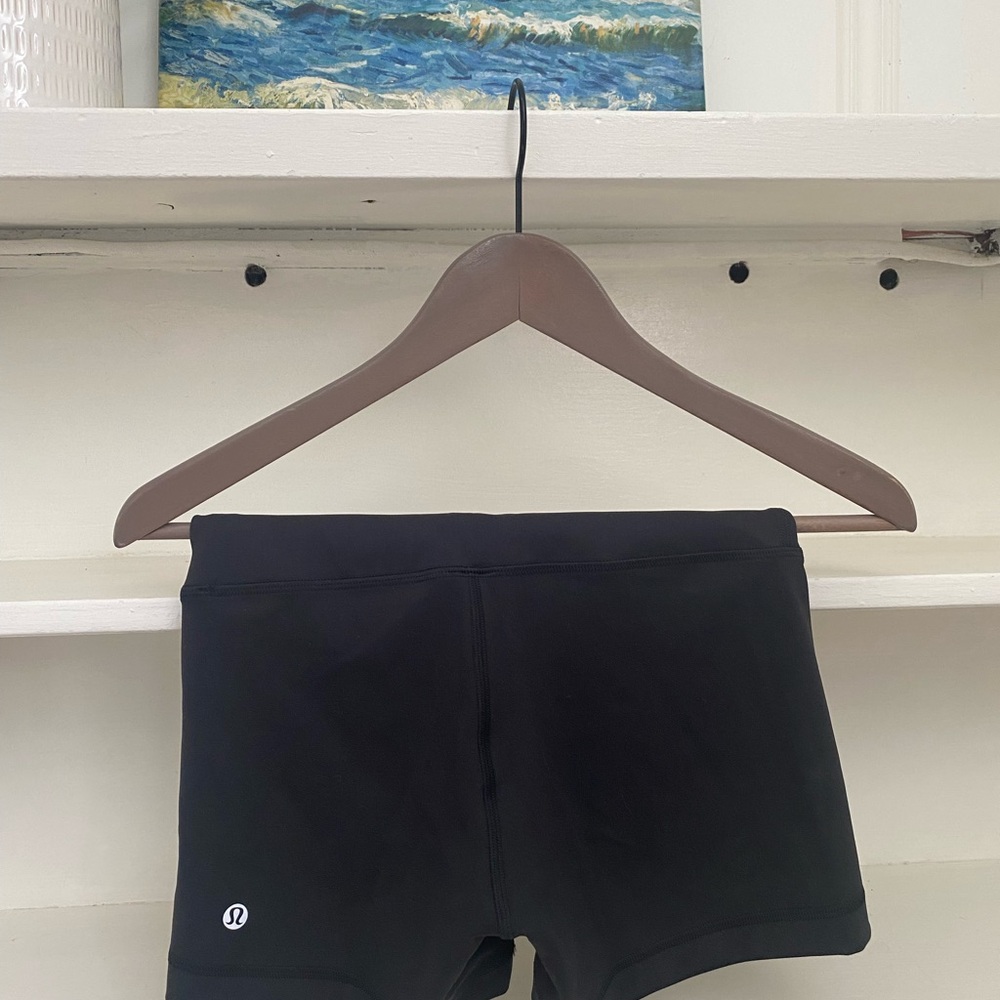 lululemon athletica Women's Black Athletic Shorts 4 inch rise